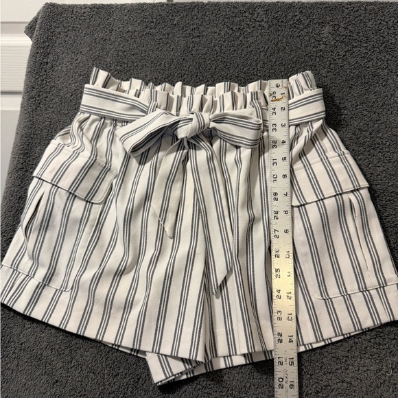 LOFT Striped Women's Shorts - Black and White - Picture 4 of 5